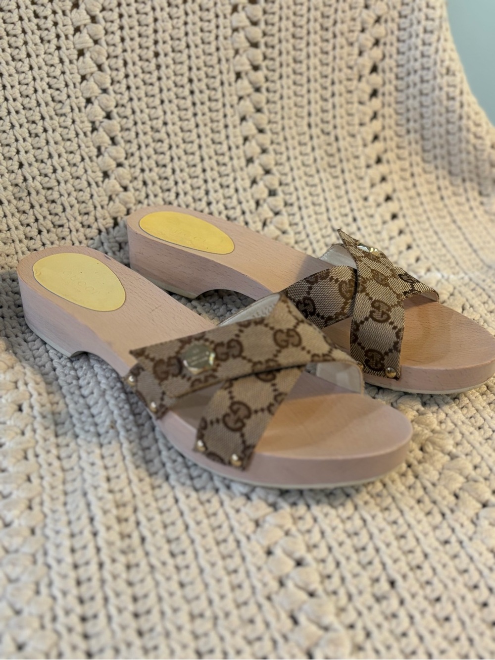 Vintage Gucci women's GG canvas crossover strap wooden clogs. 7.5 - Picture 2 of 5